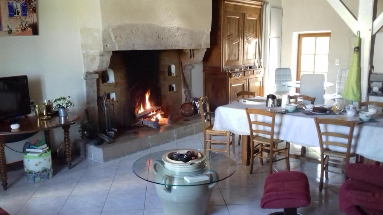 Ferme du Pigeonnier Bed and Breakfast Montceau-et-Echarnant Eksteriør billede